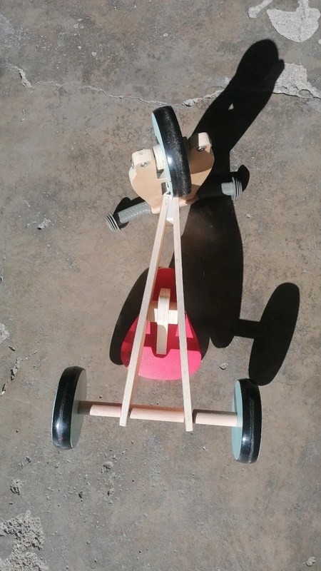 Bellissimo Triciclo/Bicicletta Primi Passi in Legno 11