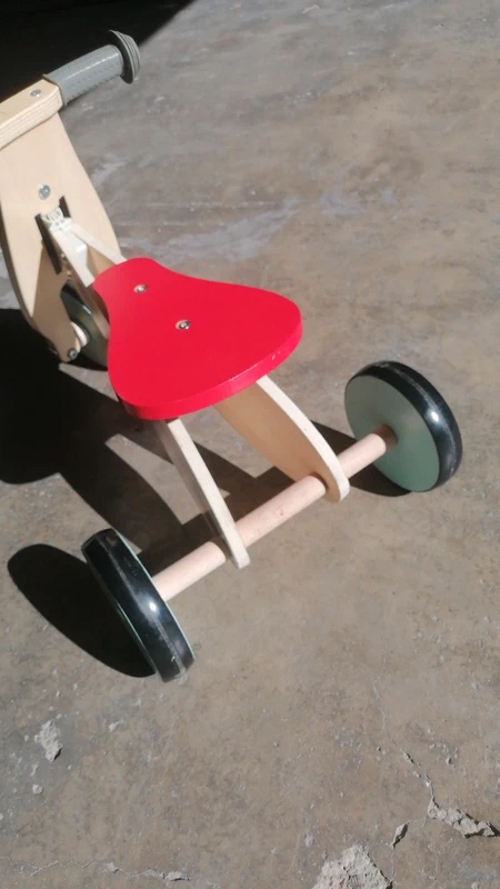 Bellissimo Triciclo/Bicicletta Primi Passi in Legno 3