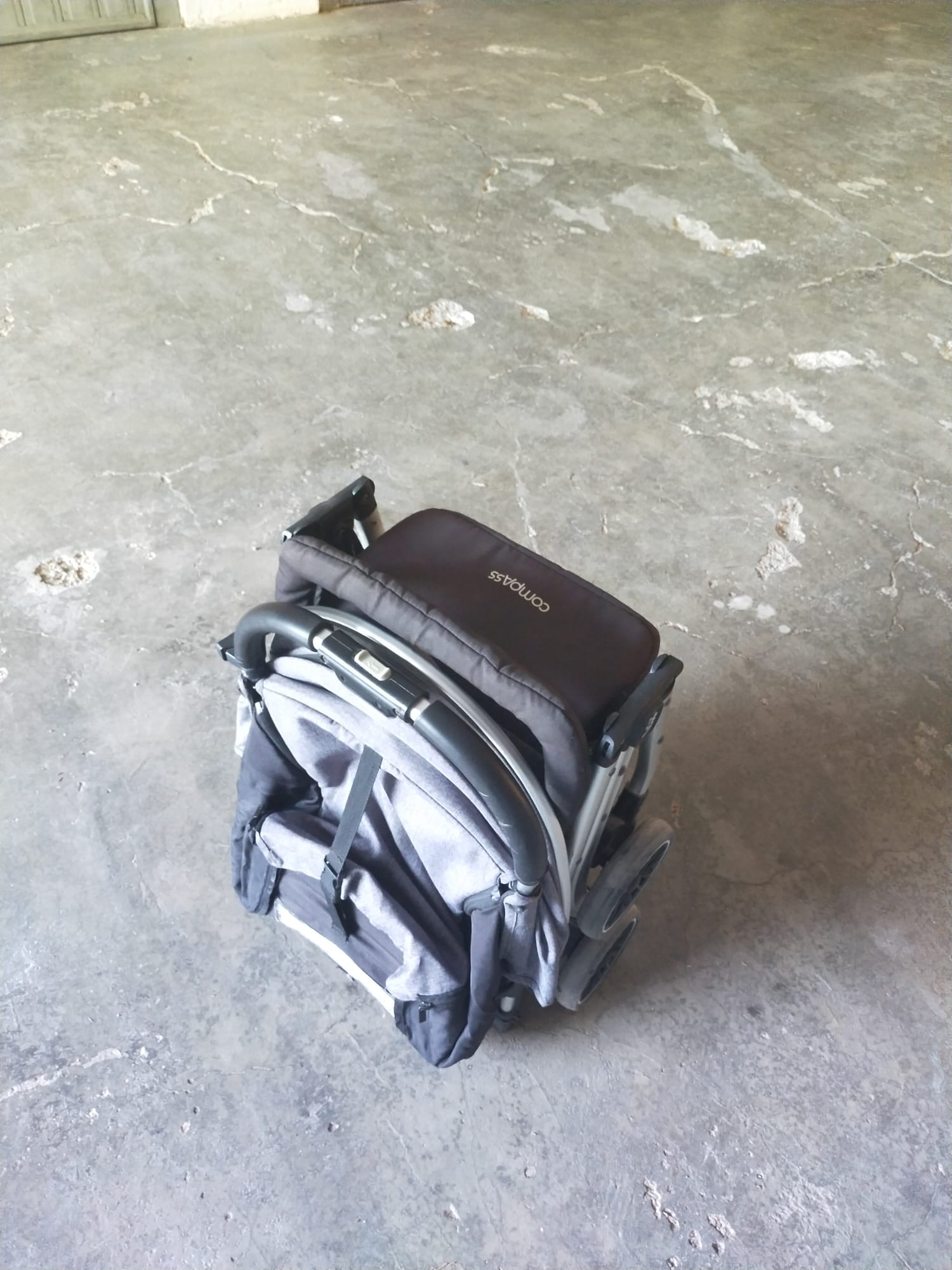Passeggino Salvaspazio CAM Compass – Antracite - Leggero, compatto 8